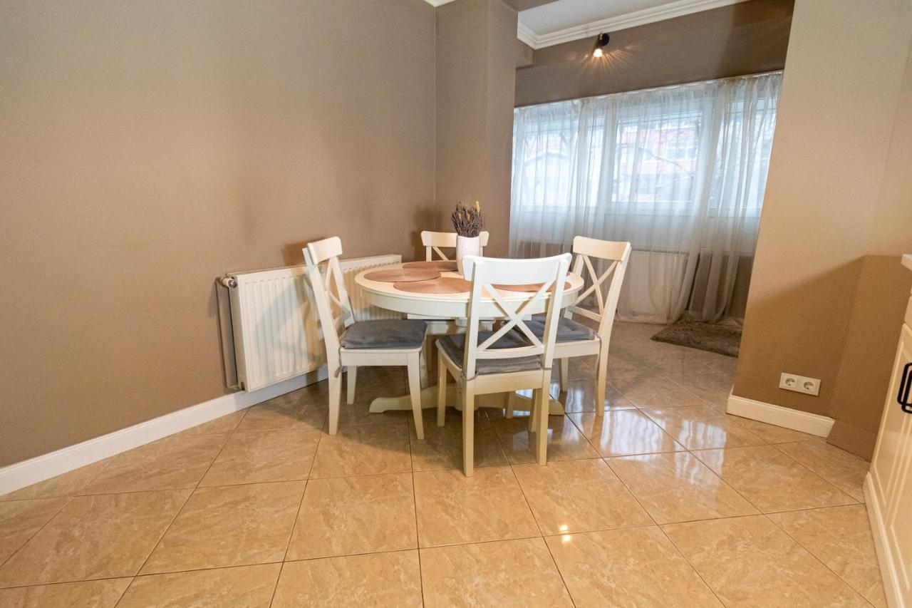 Central Apt. Near Afi Mall, 5 Mins To The Old Town By Car Apartment Brasov Ngoại thất bức ảnh