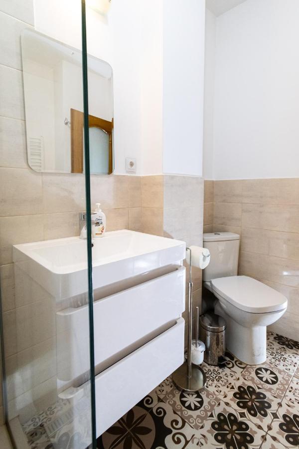 Central Apt. Near Afi Mall, 5 Mins To The Old Town By Car Apartment Brasov Ngoại thất bức ảnh