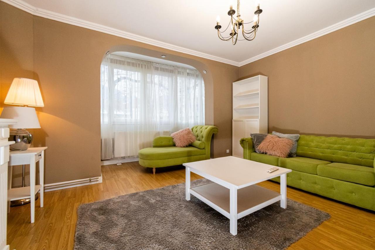 Central Apt. Near Afi Mall, 5 Mins To The Old Town By Car Apartment Brasov Ngoại thất bức ảnh