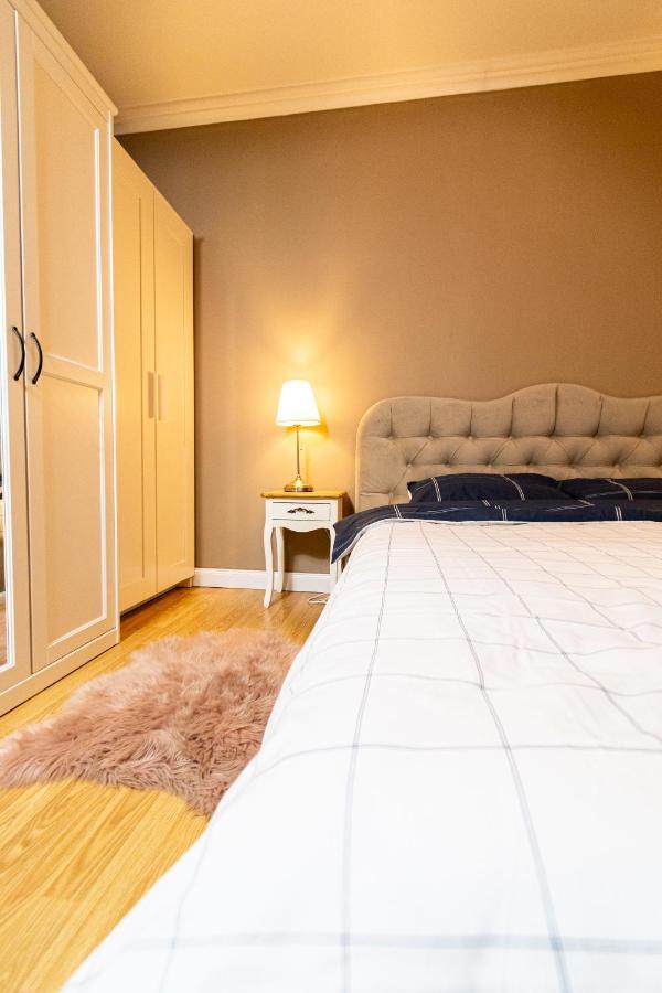 Central Apt. Near Afi Mall, 5 Mins To The Old Town By Car Apartment Brasov Ngoại thất bức ảnh